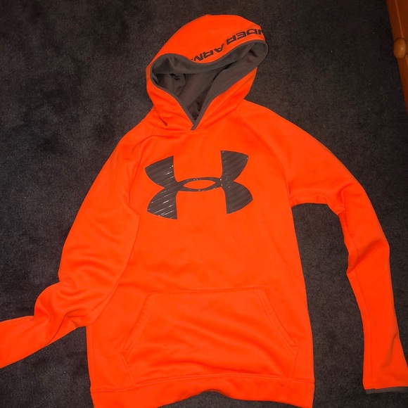 under armor sweat shirt